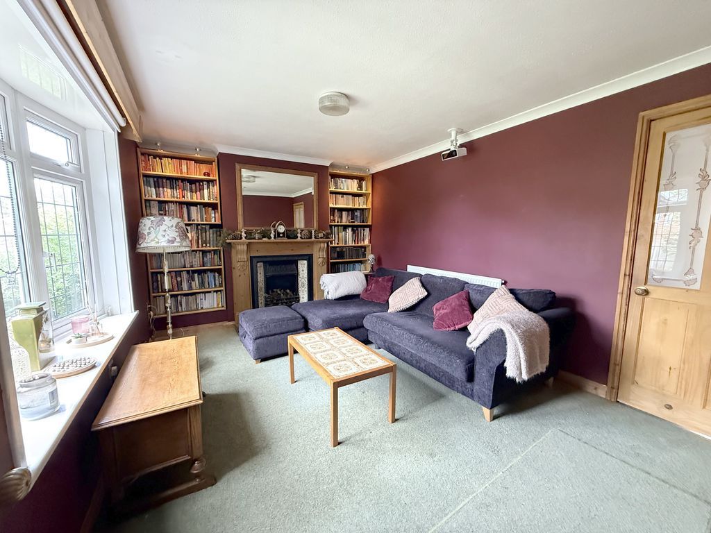 Property photo 2 of 20 Lounge