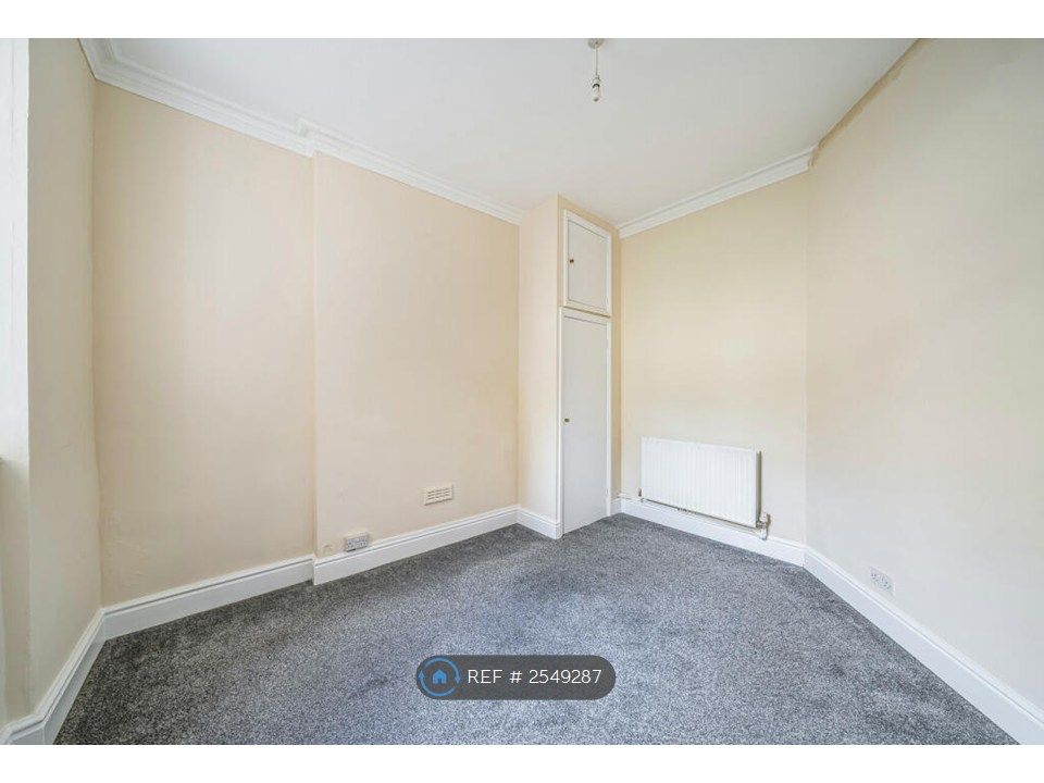 Property photo 3 of 10 Bedroom