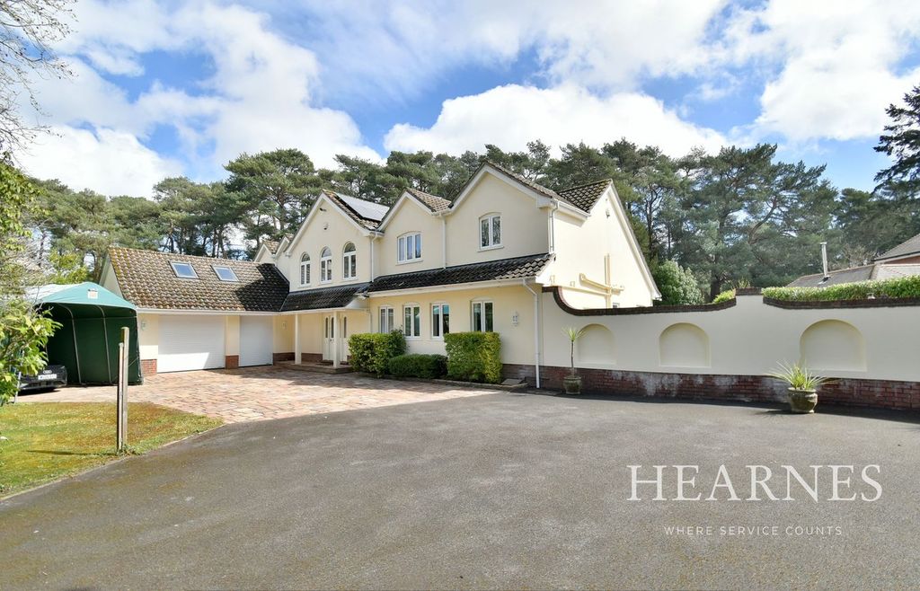 Property photo 1 of 30