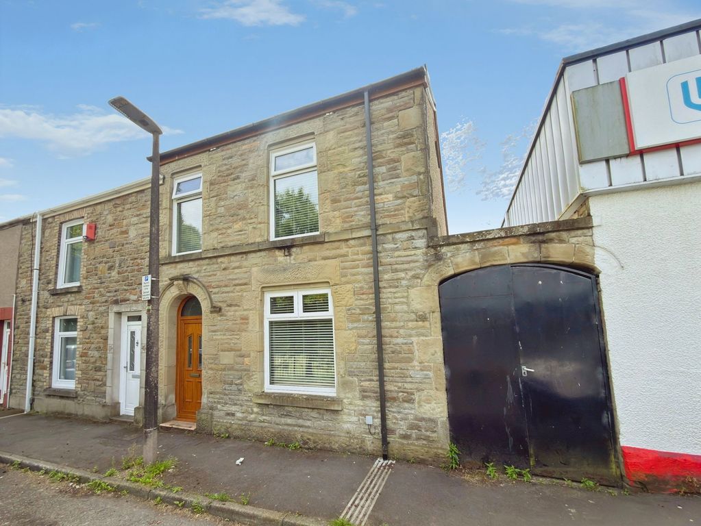 Property photo 1 of 30