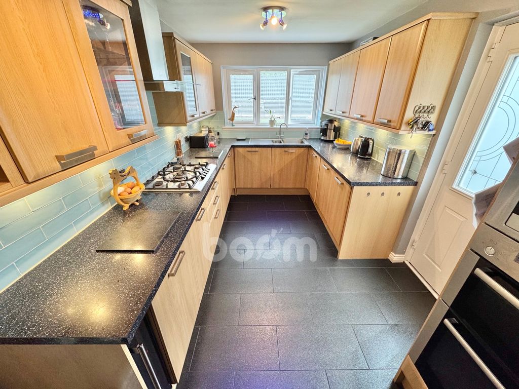 Property photo 3 of 34 Kittyshaw Place, Dalry Kitchen Pic
