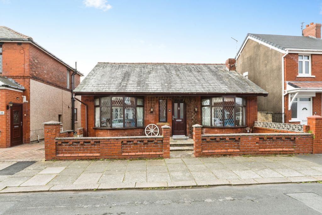 Property photo 1 of 28 Pbox-Img.Jpg