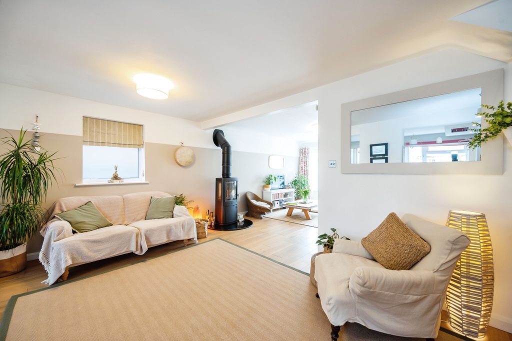 Property photo 2 of 16 Photography