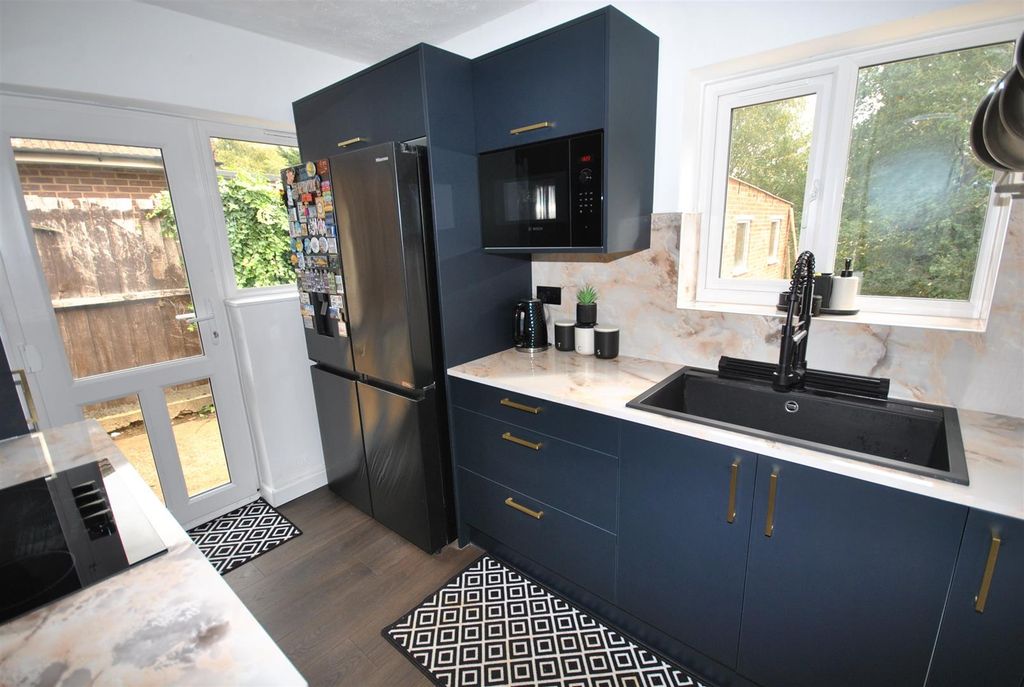 Property photo 2 of 15 Kitchen