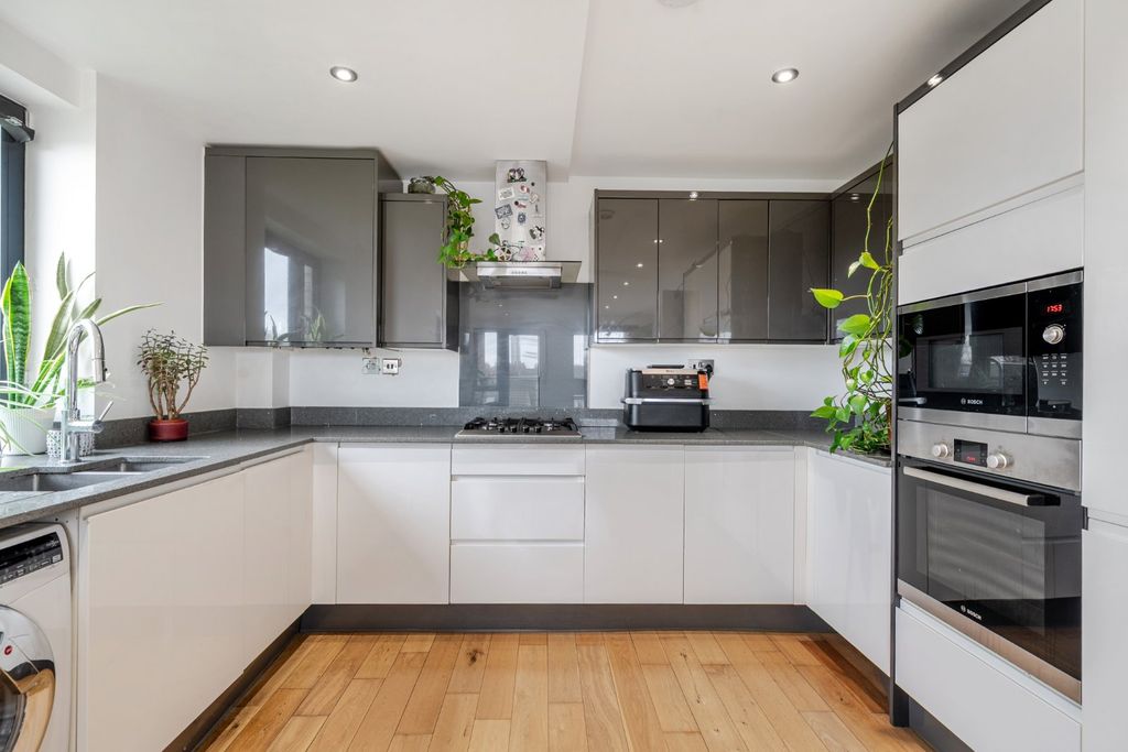 Property photo 3 of 16 Picture No. 09