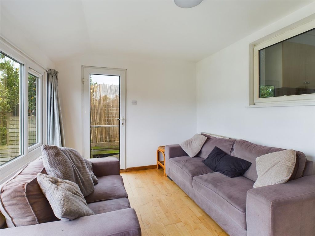 Property photo 2 of 13 Cam02534G0-Pr0095-Still005.Jpg