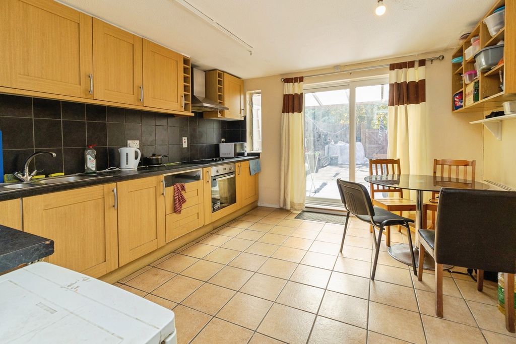 Property photo 2 of 27 Pbox-Img.Jpg