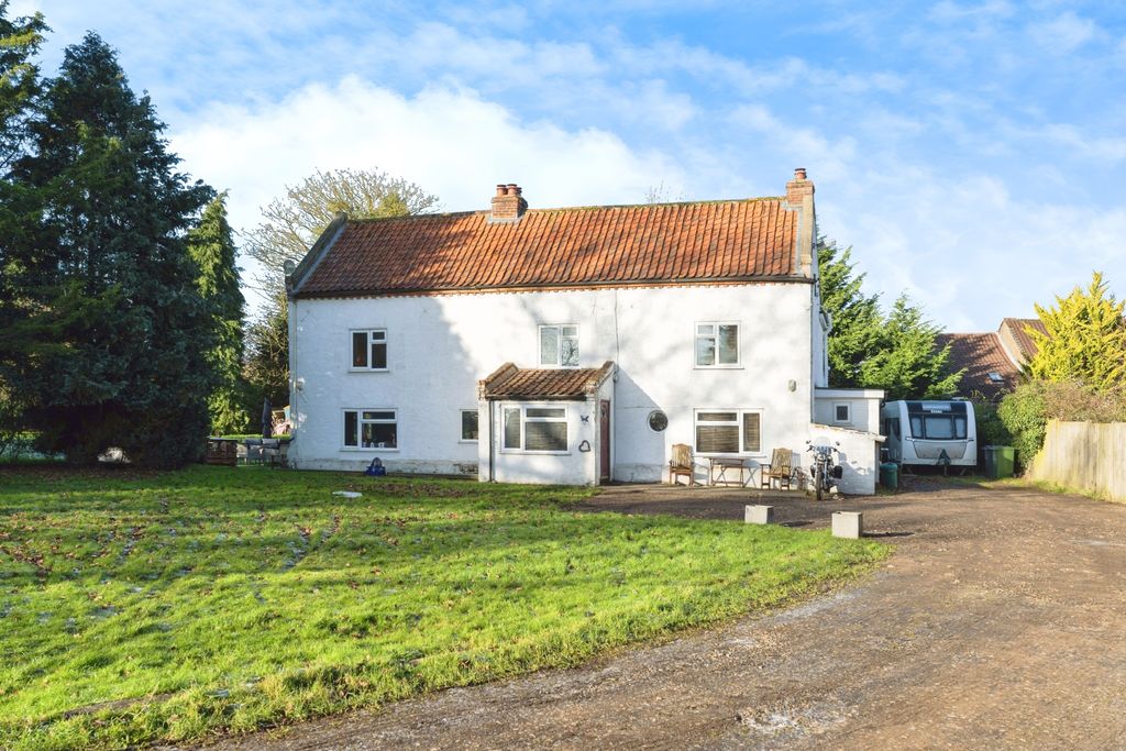 Property photo 2 of 41 Farmhouse