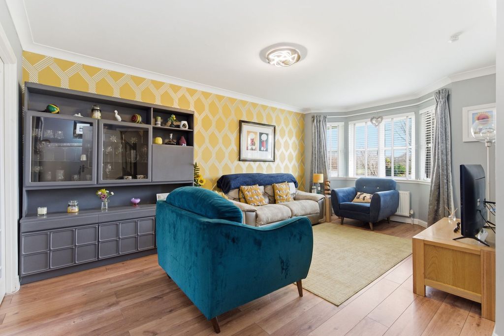 Property photo 3 of 42