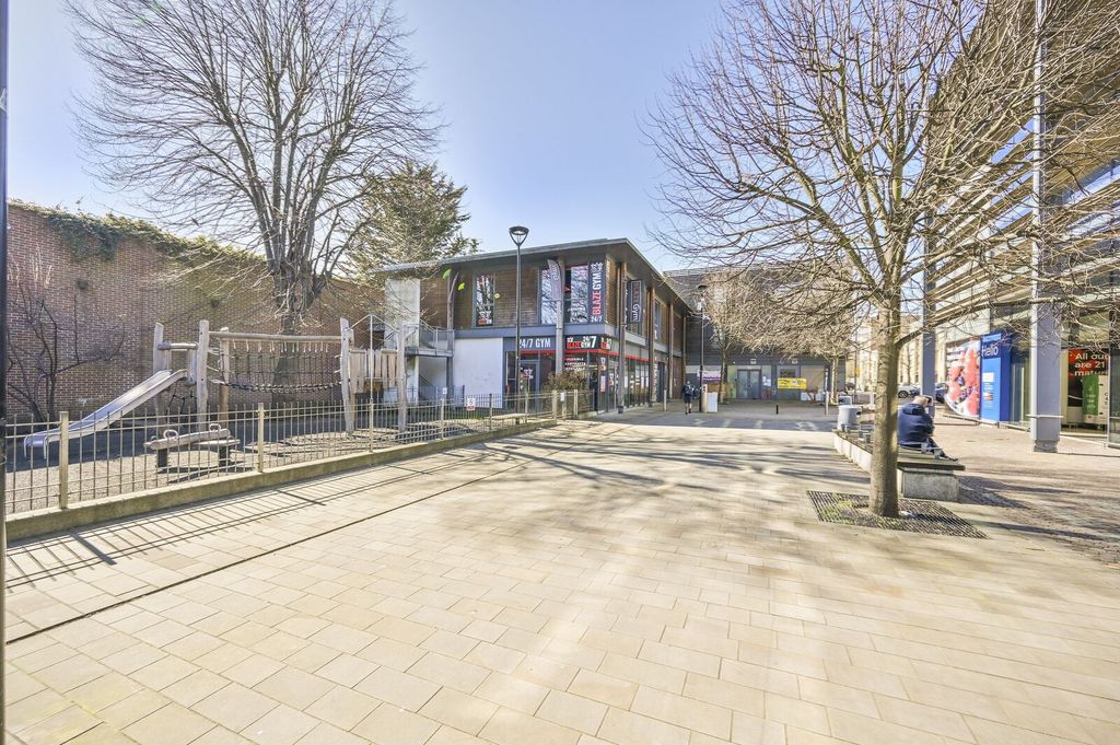 Additional image 5 of 2 bed maisonette for saleThe Broadway, Highams Park, London E4