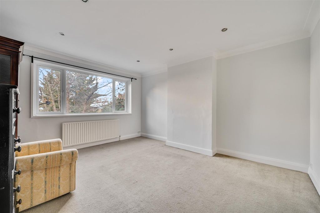 Property photo 3 of 9 Daniels_71 Bryan Avenue, Willesden_04.Jpg