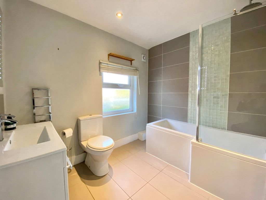 Property photo 2 of 12 Picture No. 31