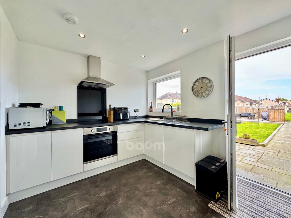 Property photo 3 of 33 Img_4581
