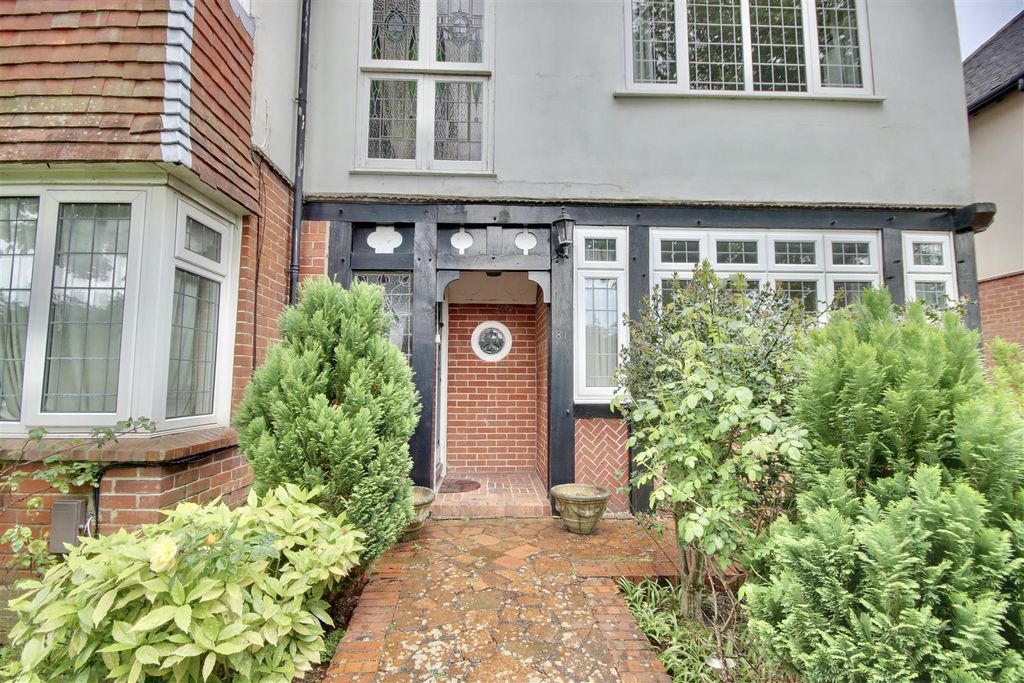 Property photo 2 of 23 E911902D-F8EE-4878-8Bc7-42028829896F_1_201_A.Jpeg