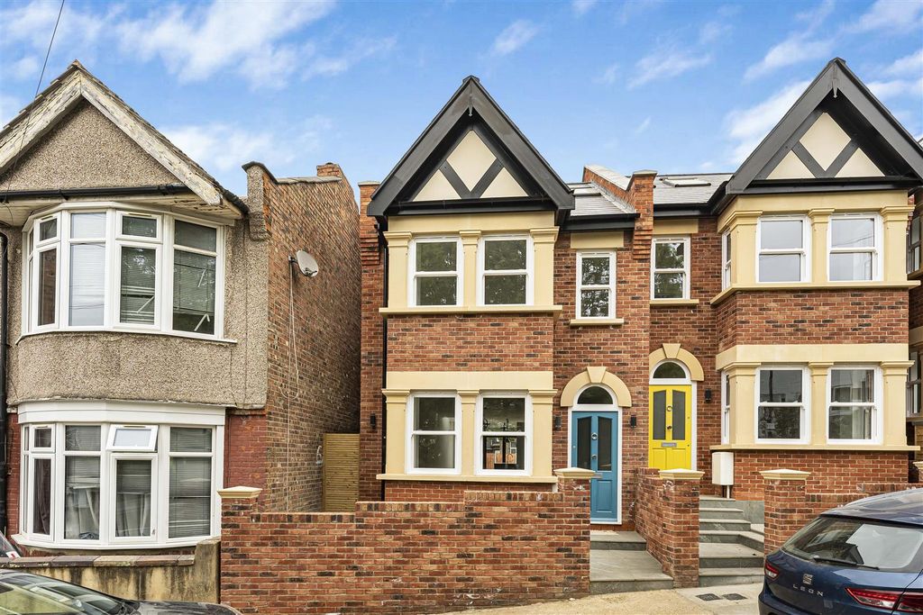 Property photo 1 of 44 1