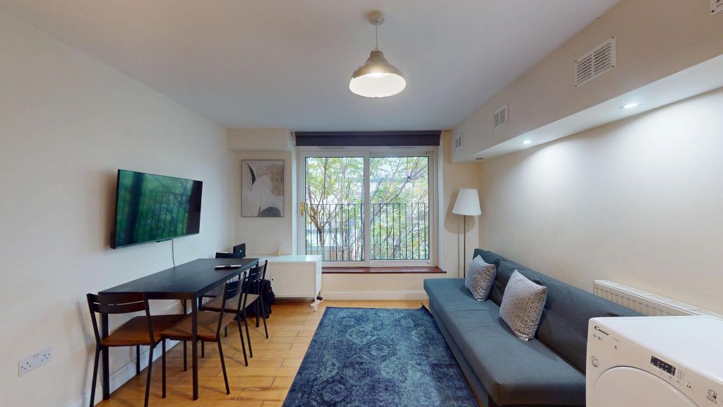 Property photo 1 of 15 Living Room