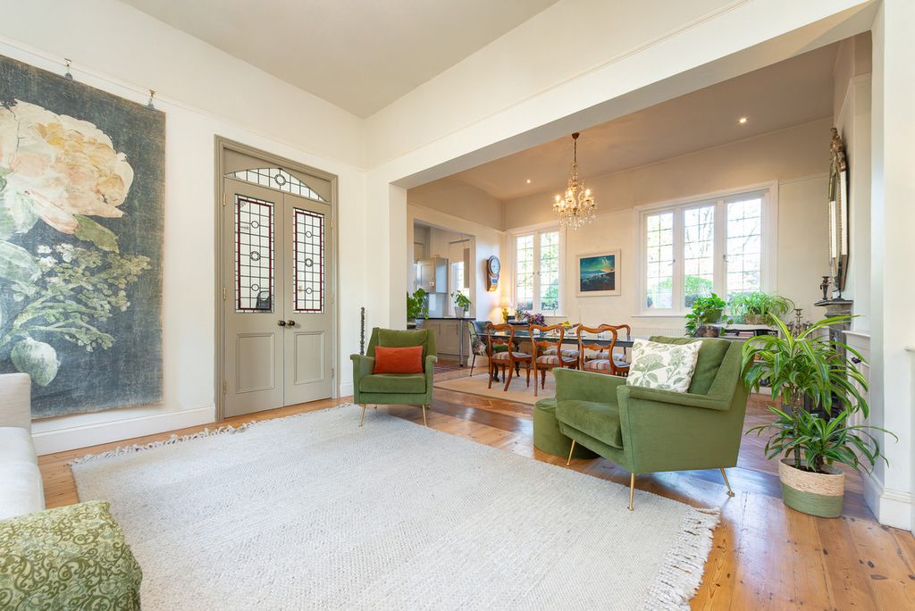 Property photo 2 of 38