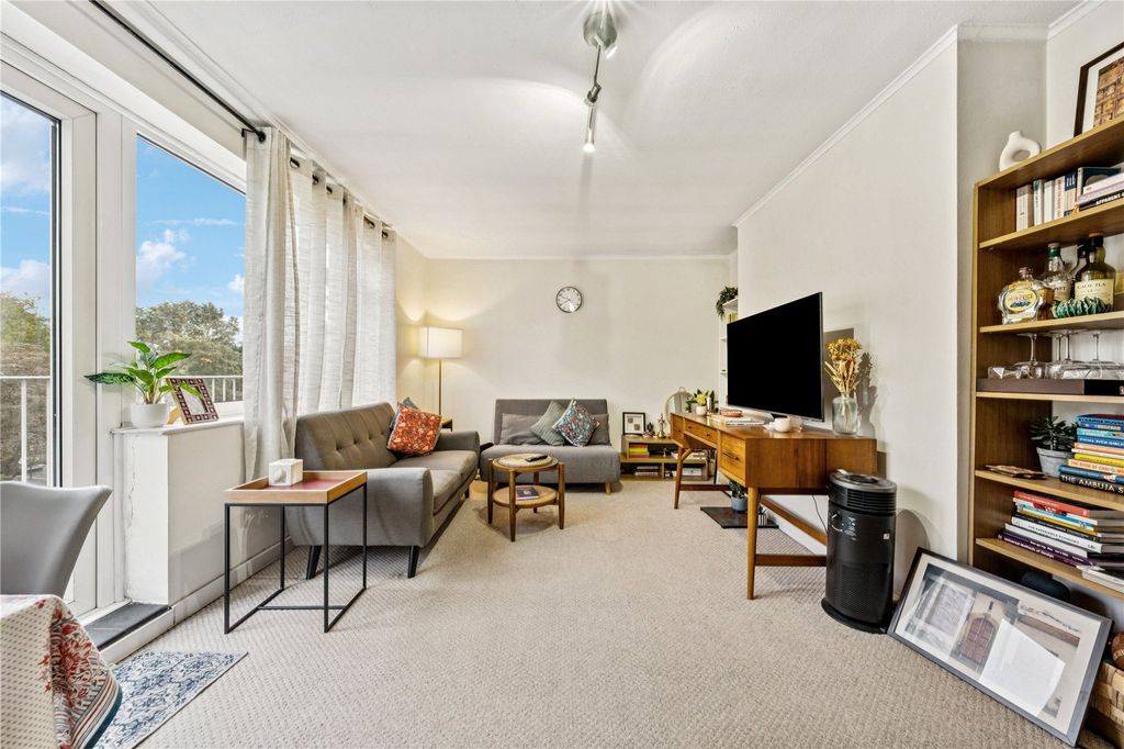 Property photo 1 of 10 Reception Room