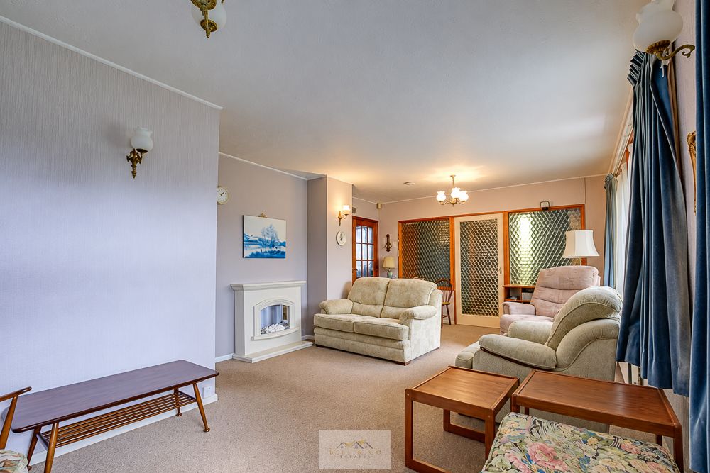 Property photo 2 of 27