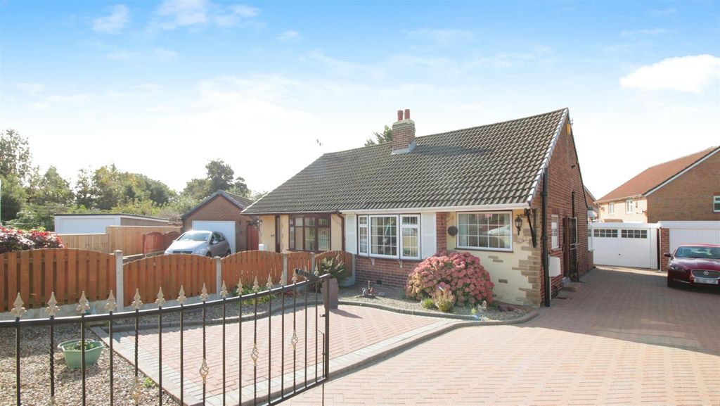 Property photo 1 of 8 External