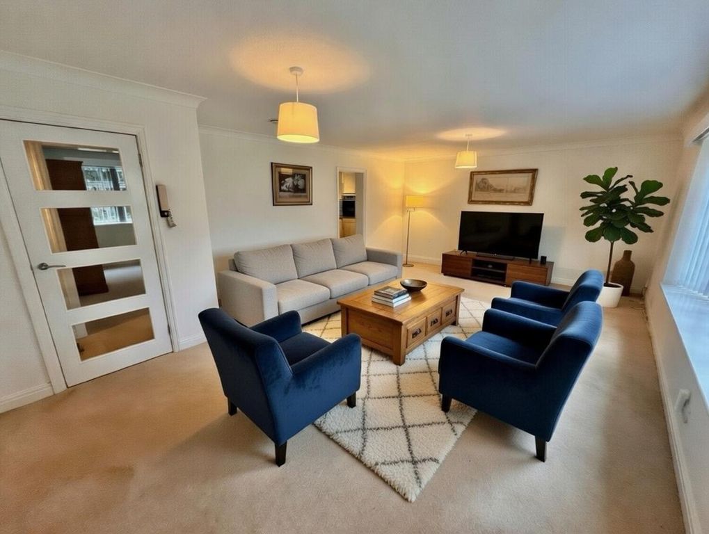 Property photo 2 of 8