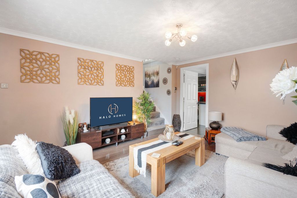 Property photo 2 of 29 Lounge