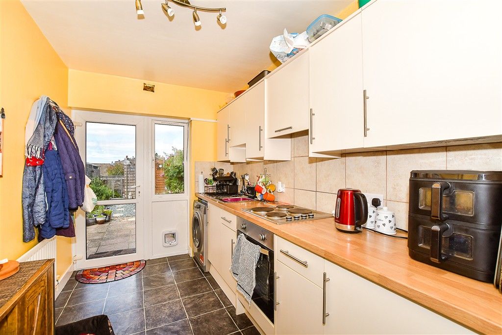 Property photo 3 of 12 Kitchen