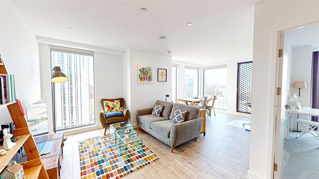 Property photo 2 of 16 Picture No. 18