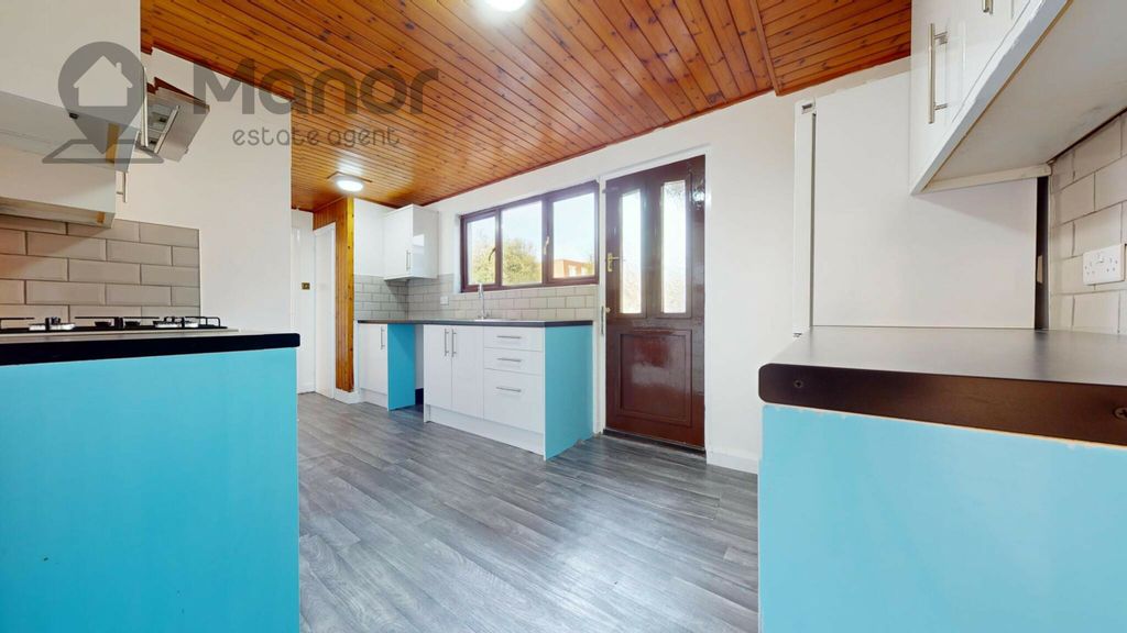 Property photo 3 of 23 19