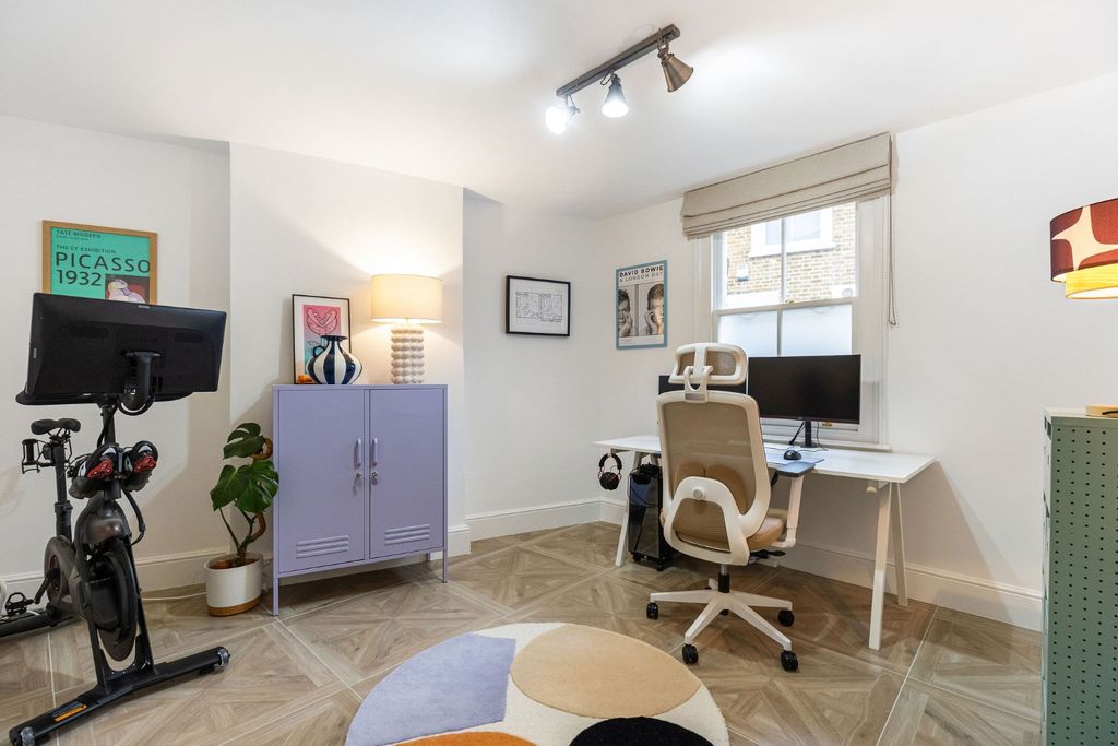 Property photo 2 of 14 4820512