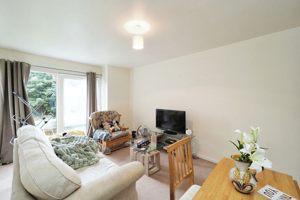 Property photo 2 of 17 Photography