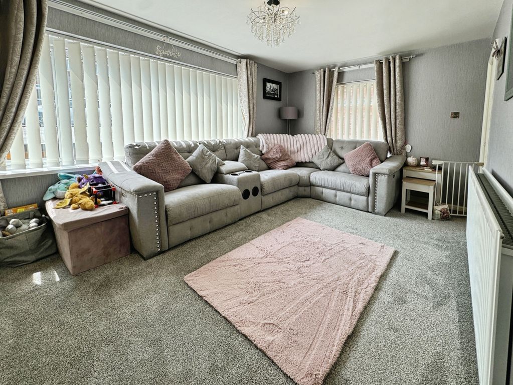 Property photo 3 of 18
