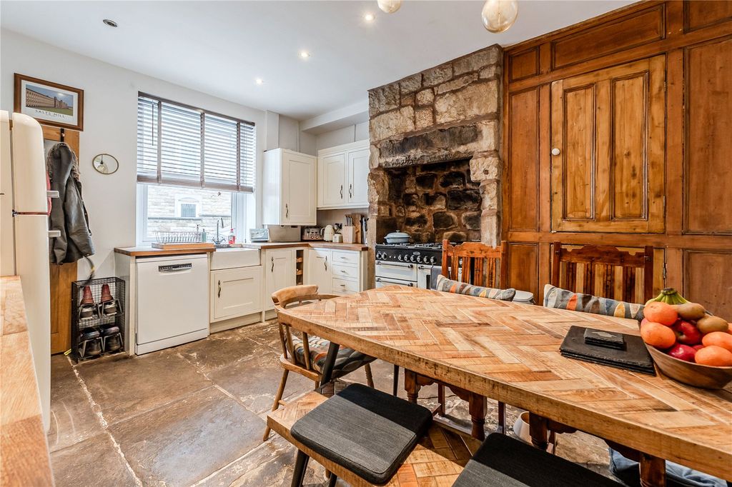 Property photo 2 of 13 Dining Kitchen