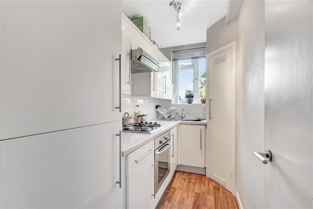 Property photo 2 of 9 Kitchen