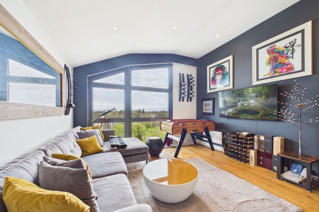 Property photo 2 of 8 Picture No. 04