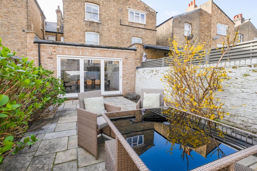 Property photo 3 of 15 3