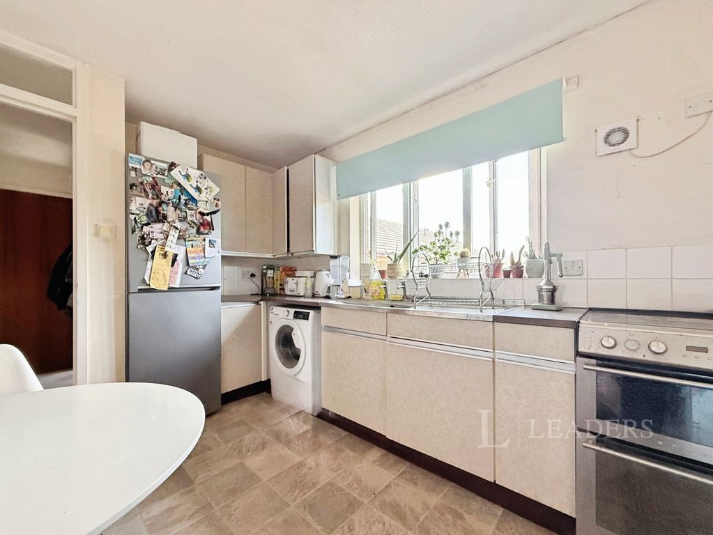 Property photo 3 of 6 Pbox-Img.Jpg