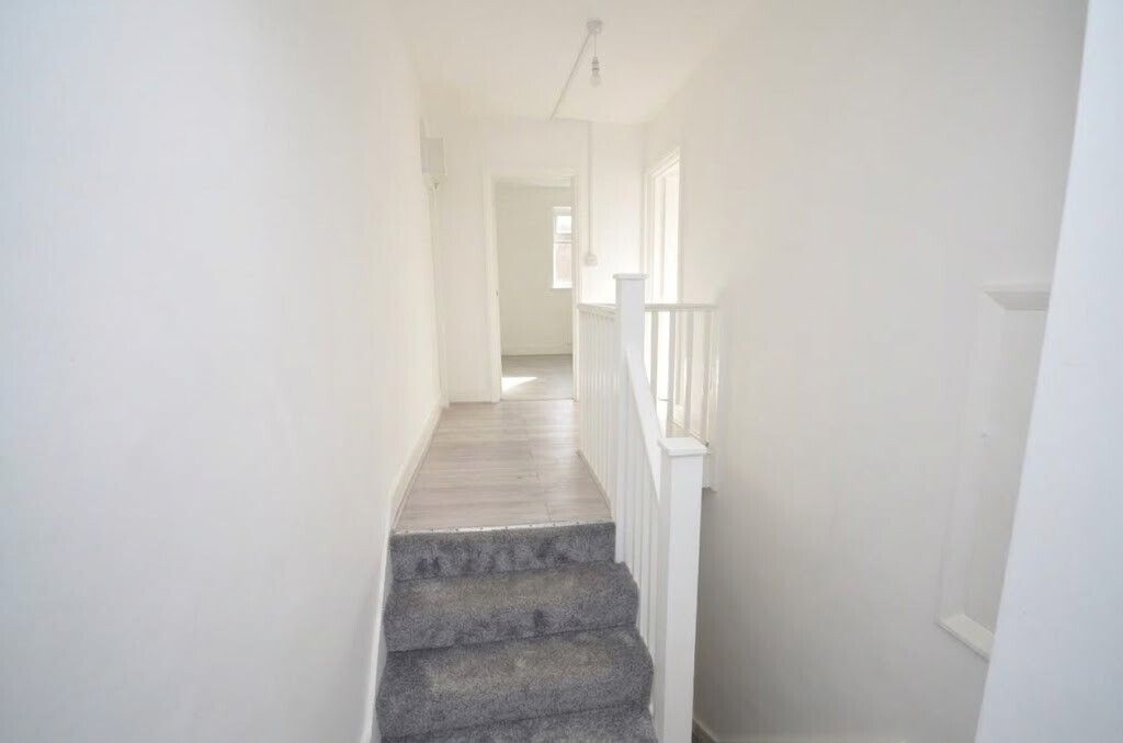 Property photo 3 of 16 1E2634cc-A924-4B4c-9