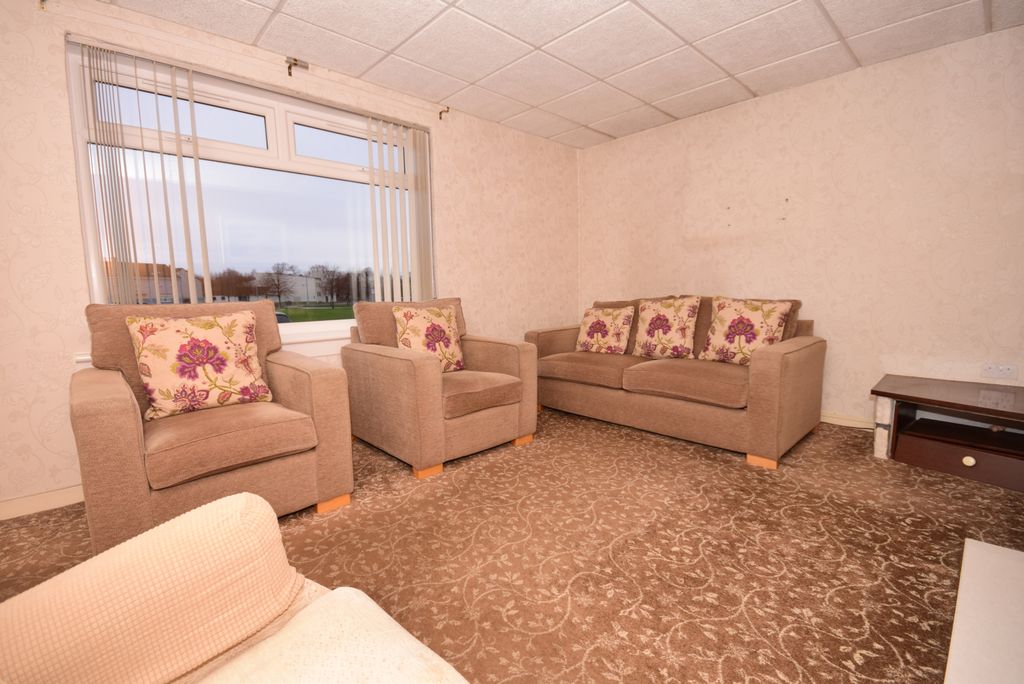 Property photo 2 of 14 Lounge