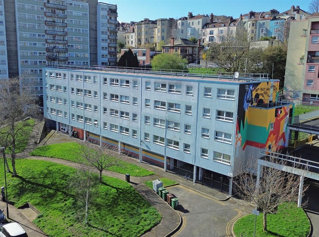 Property photo 1 of 15 1 - Maisonette For Auction, Dove Street, Bristol.J