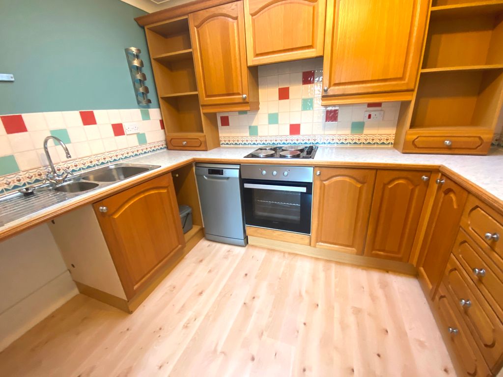 Property photo 3 of 16