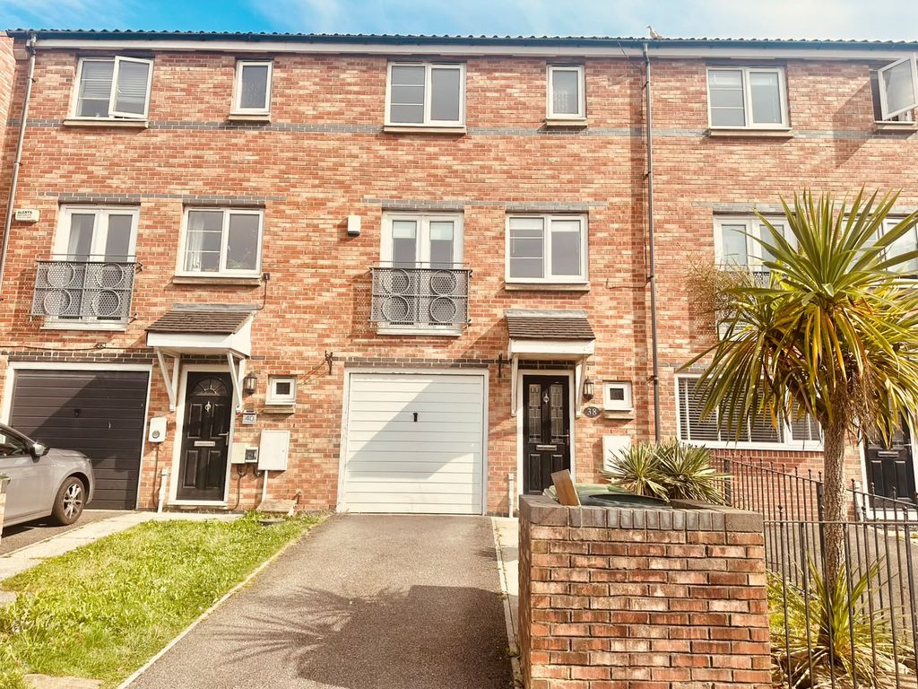 Property photo 1 of 14 St. Cuthberts Road, Gateshead Ne8