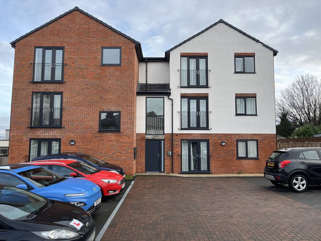 Property photo 1 of 1 Flat 6, Low Gables