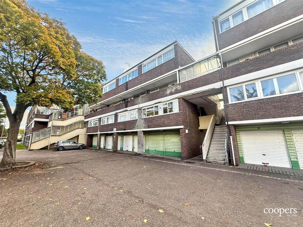 Property photo 1 of 7 External