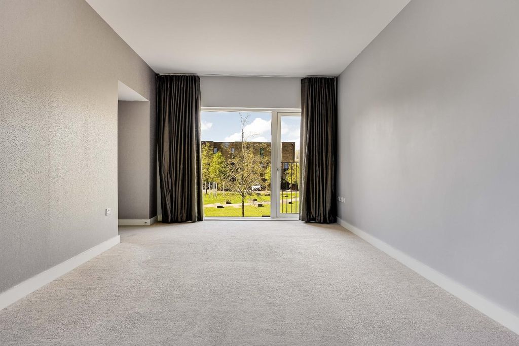 Property photo 3 of 22 Img (11) (1).Jpg