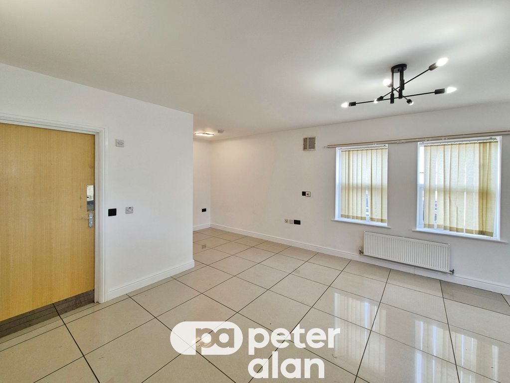 Property photo 2 of 9