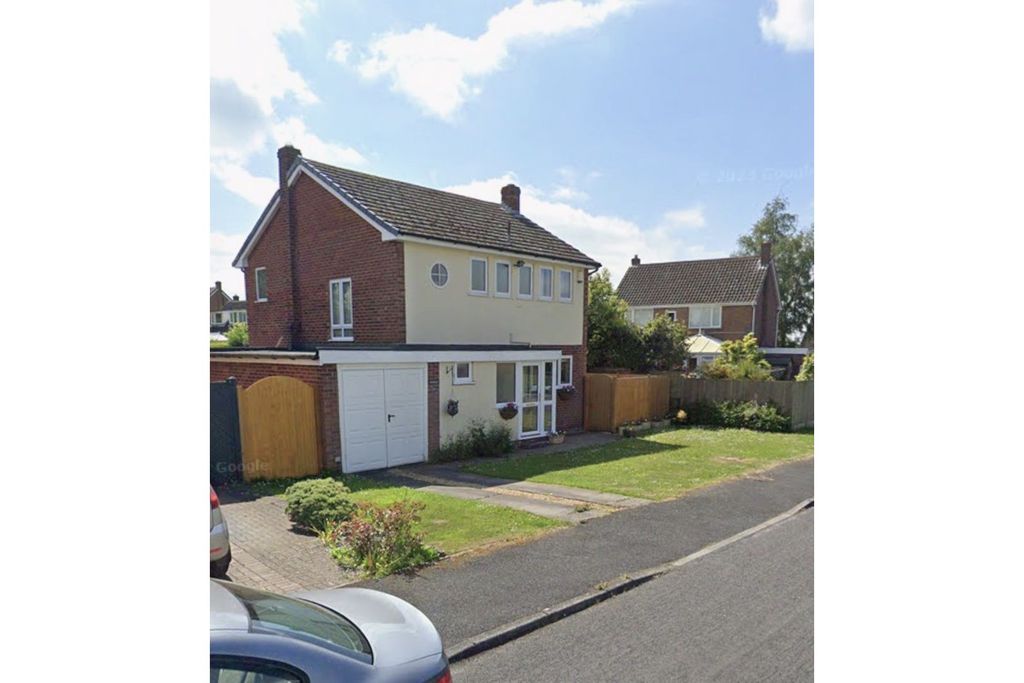 Property photo 2 of 16