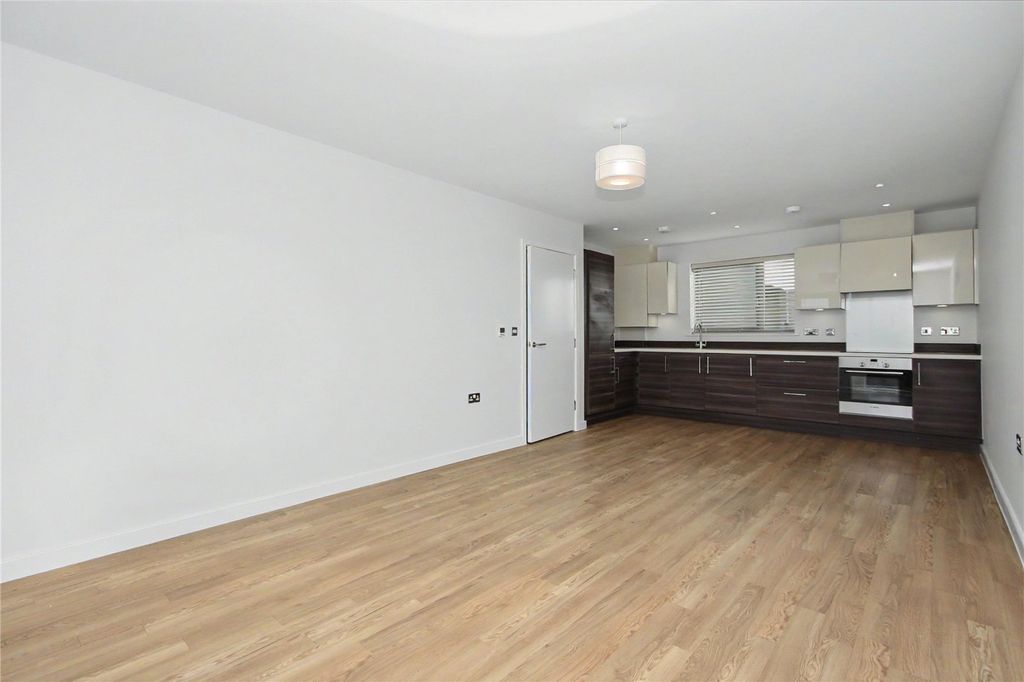 Property photo 3 of 8 Picture No. 15