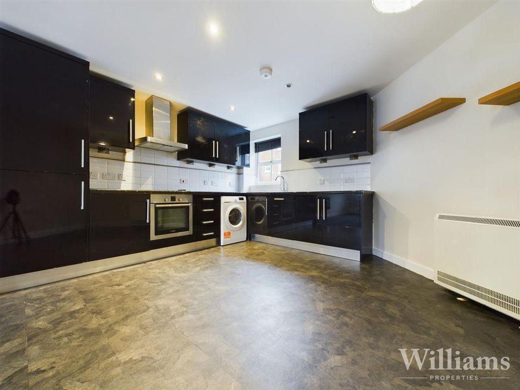 Property photo 1 of 18 Cam04950G0-Pr0017-Still008.Jpg