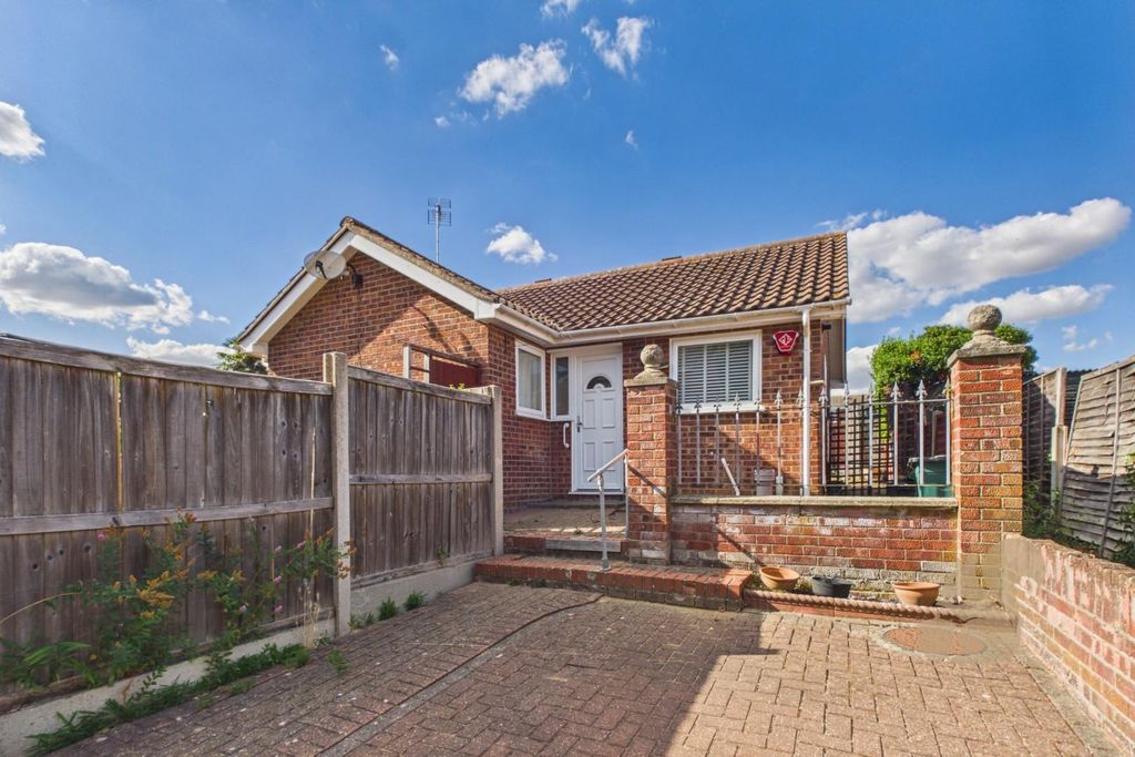 Property photo 1 of 17 Cam01659G0-Pr0891-Still017.Jpg